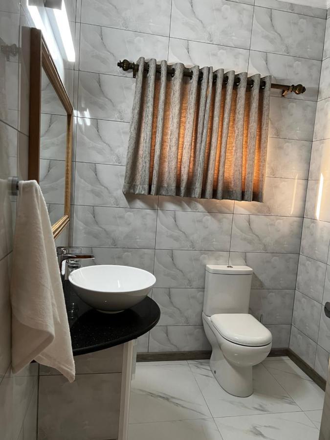 Western Ocean Breeze Self Catering Victoria Luaran gambar