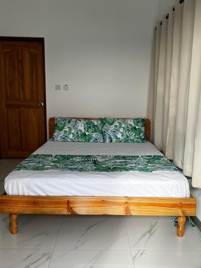 Western Ocean Breeze Self Catering Victoria Luaran gambar
