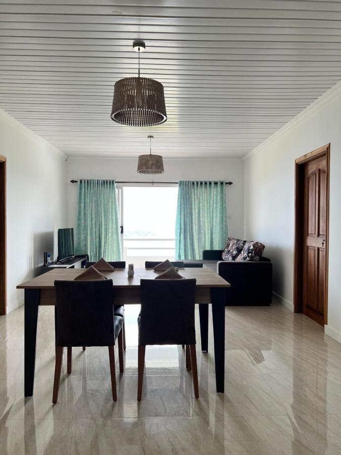 Western Ocean Breeze Self Catering Victoria Luaran gambar