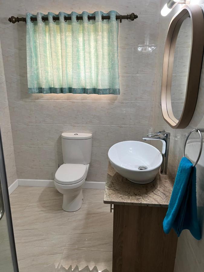 Western Ocean Breeze Self Catering Victoria Luaran gambar