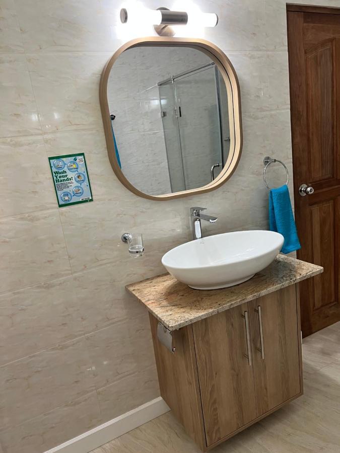 Western Ocean Breeze Self Catering Victoria Luaran gambar